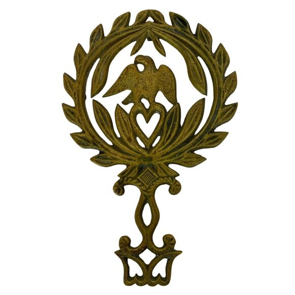 Vintage Virginia Metalcrafters Cast Brass Eagle Heart Trivet Patriotic - Picture 1 of 5